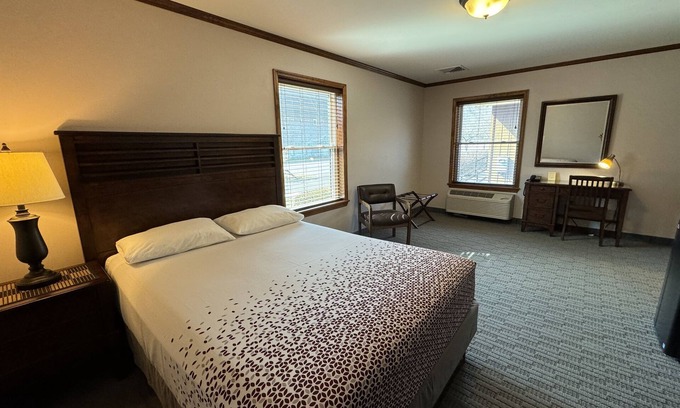 Colliersville Hotel | Redwood Inn & Suites Room #7 - impeccably clean motel between CDP & ASV