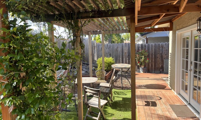 Livermore Cabaña | Redwood One Bedroom & Gazebo Garden
