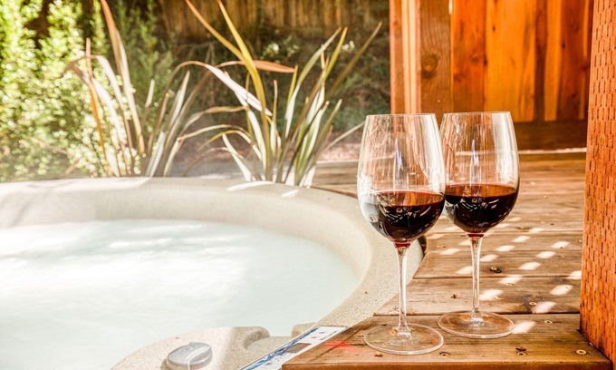 Guerneville Cabina | Redwood Retreat! ¡Bañera de hidromasaje! A pie de playa / río!3 for2 Entre semana hasta octubre