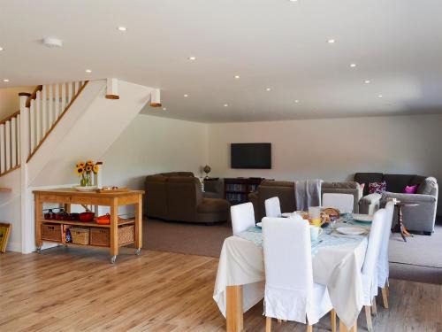 Farnham Casa | Reeds Farmhouse