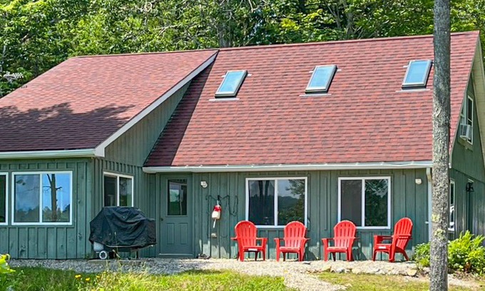 Ellsworth Cabaña | Reeds Way | Cottage in Ellsworth with lake views