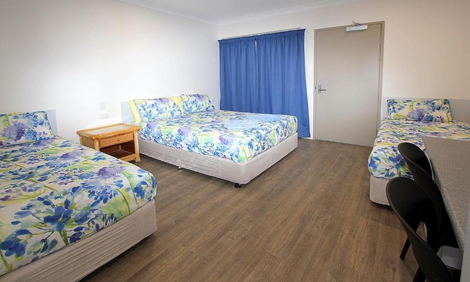 Proserpine Hotel | Reef Gardens Motel