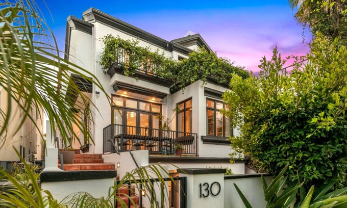 Silver Strand Casa | Reef Mall - Contemporary Mediterranean Estate with Spectacular Mountain Views