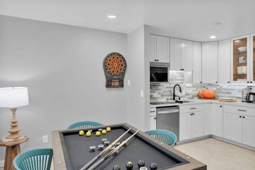 Marathon Casa | Reel Hip Heated Pool, Boat Slip, Heat, King Bed