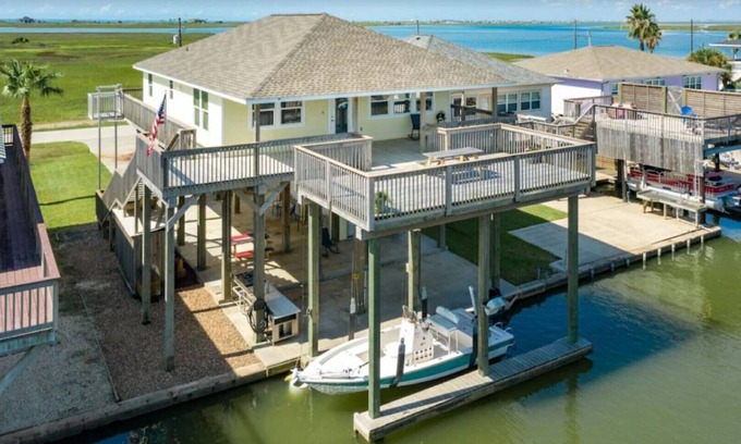 San Luis Casa | Reel Livin' Coastal Style