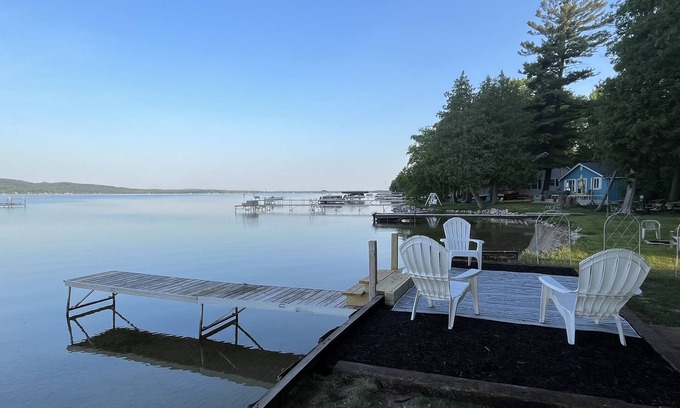 Honor Cabaña | Reel Ya Inn Cottage - Relaxing Adult Getaway On Big Platte Lake