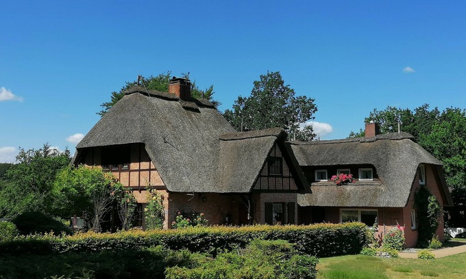 Luetjensee Casa | Reetgedecktes Ferienhaus am Strandweg