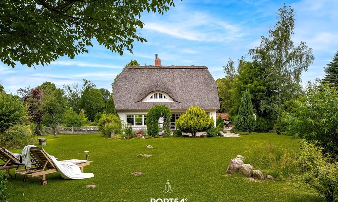 Selk Casa | Reethüs Schleiblick - sauna, whirlpool, wellness shower, terrace, garden, barbecue
