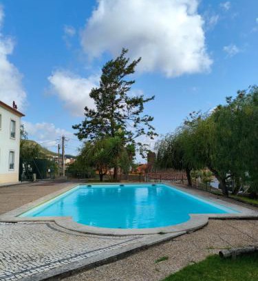 Cadaval Apartamento | Refúgio com Piscina no Sopé da Serra de Montejunto