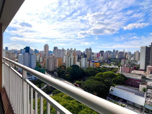 Liberdade Apartamento | Refúgio Privado Liberdade: A/C + Rooftop ao lado do metro
