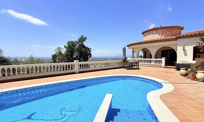 El Mas Fumats Villa | Ref. Hue19 - ACOGEDORA VILLA CON VISTAS AL MAR