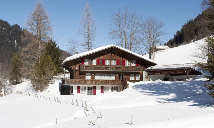 Lauenen Chalet De Esquí | Refinado y espacioso chalet cerca de Gstaad