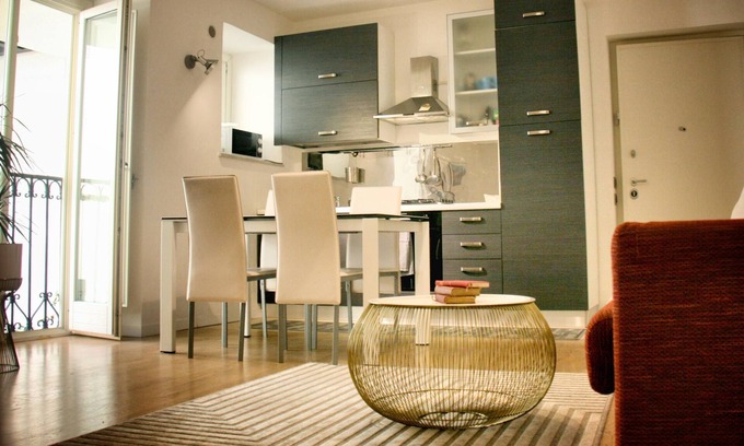 Castellammare Apartamento | Apartamento refinado en un edificio histórico en el corazón de la ciudad