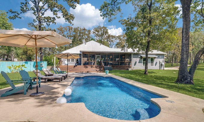 Emory Casa | Refined Lake Retreat on Lake Fork in Emory, TX, fishing, kayaking, antiquing