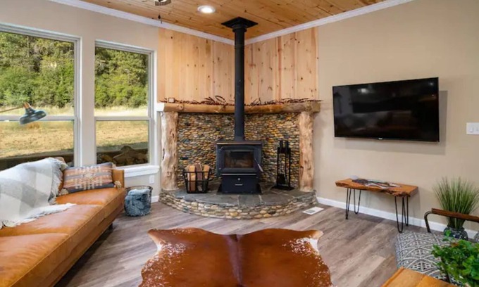 Garden Valley Cabina | Refined Living Surrounded by Beautiful Scenery and Amazing Wildlife
