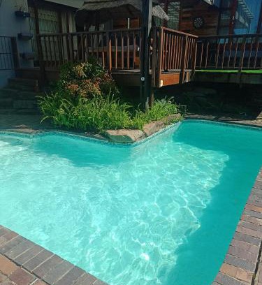 Beacon Bay Casa | Reflections at 21