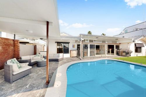 Newport Casa | Reflections at Newport