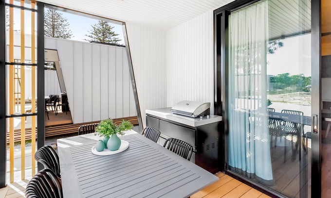 Hawks Nest Otro | Reflections Hawks Nest - Holiday Park