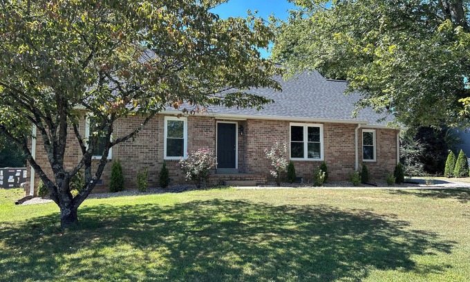 Murfreesboro Casa | Reflections II in BORO