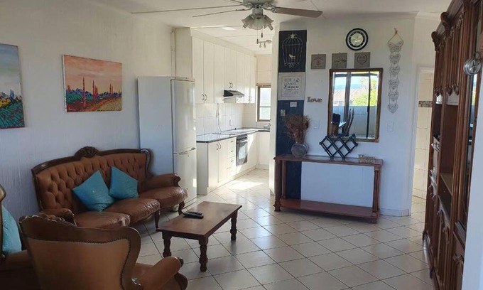 Kingsburgh Apartamento | Refreshing 3-Bedroom Family Unit On The Beach.