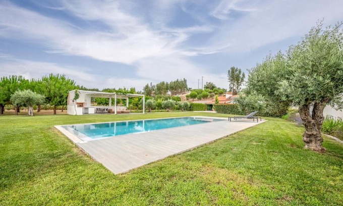 Ponte de Sor Casa | Refreshing poolside escape in Ponte de Sor