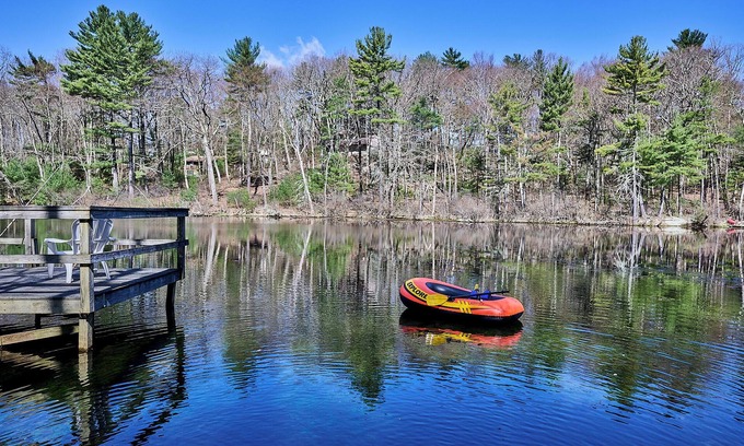 Glen Spey Casa | Refuel at this Spacious Oasis w/Game Rm/Pet Friendly/Kayak on Private Water