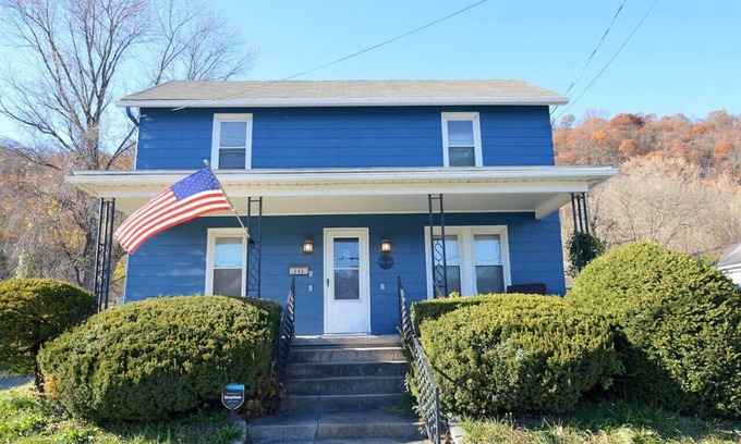 Berkeley Springs Casa | Refugio - wifi, fire pit, zen garden, town location, artsy vibe