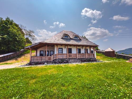 Bran Casa | Refugiu cu ciubăr și saună în Bran - Casa de la Nuci