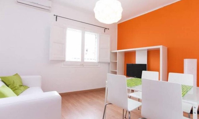 La Salut Apartamento | Can Güell 2. Ideal familias. Totalmente reformado.Parking.y Terraza