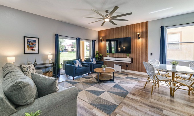 Regal Palms Casa | Regal Palms Gem Near Disney w/Patio, Themed Rooms