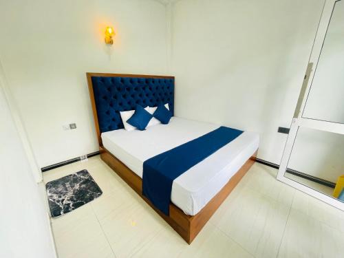 Kandy Hotel | Regal river resort