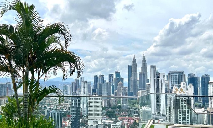 Chow Kit Apartamento | Regalia sky pool klcc by pasira home