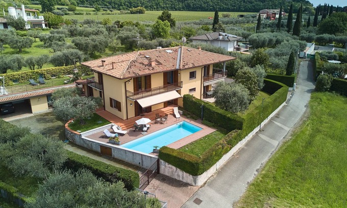 Calmasino Villa | Regarda - Villa Celebrity con piscina y vista al lago