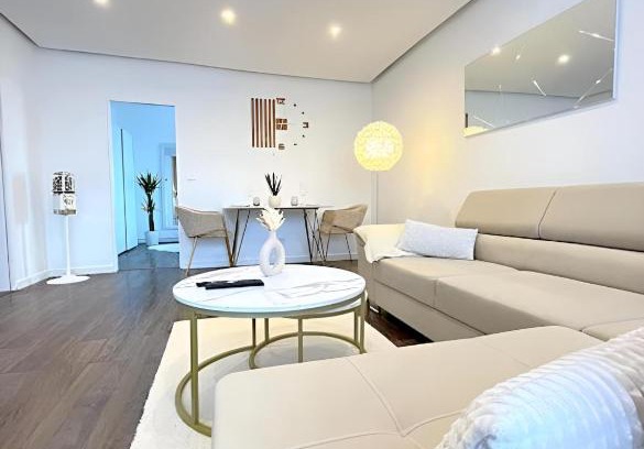 List Apartamento | REGENCY Apartments - Zentrale 50m2 Wohnung I Balkon I Wasserblick I WiFi I Netflix