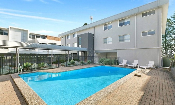 The Entrance North Apartamento | Regency Court 4