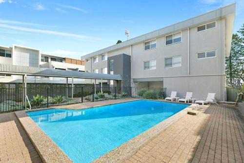 The Entrance North Apartamento | Regency Court 4
