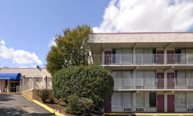Tuckahoe Hotel | Regency Inn Richmond