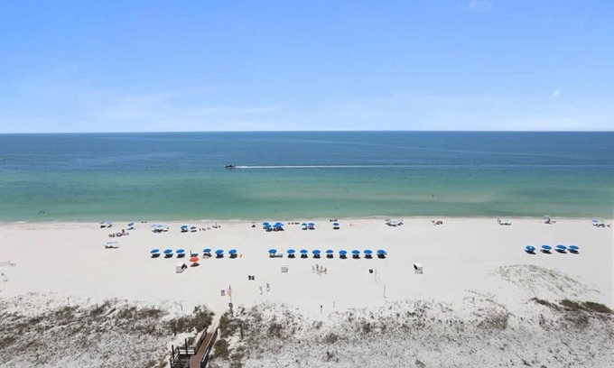 Orange Beach East Apartamento | Regency Isle 1008 2 BR 2 1 2 BA Amazing View