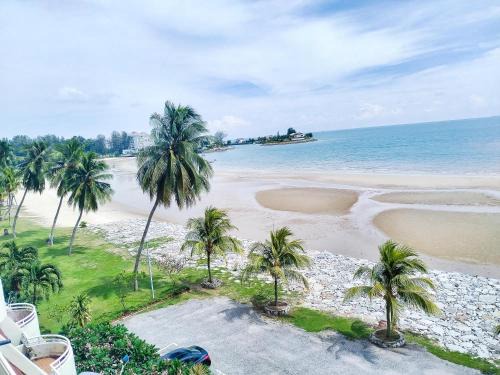 Si Rusa Apartamento | Regency Tanjung Tuan - Idealhub