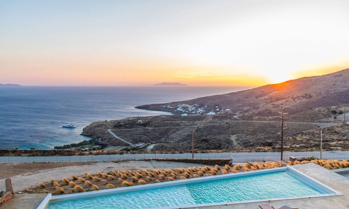 Exomvourgo Casa | Regenesis 3 3BDR Pool Villa by UpGreat Hospitality