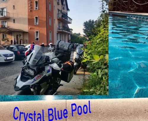 Baile Unu Mai Casa | Regent Blue Crystal Pool
