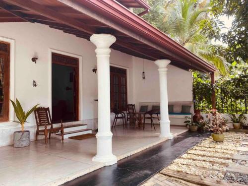 Thiranagama Casa | Regina Niwasa House
