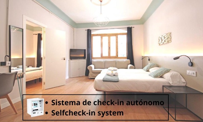 Placa dels Patins Casa | Regina Selfcheck-in Smart Rooms
