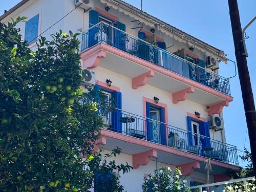 Fiskardo Apartamento | Reginas Studios & Apartments- Fiscardo view apartment
