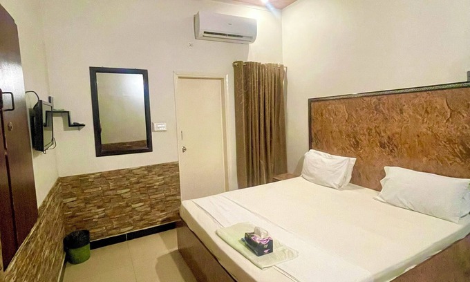 Karachi Casa | Rehaish inn model