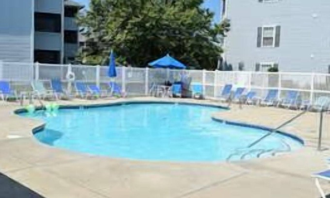 Rehoboth Beach Condominio | Rehoboth Beach Condo 2BR w/ Pools, Parking, and Tennis