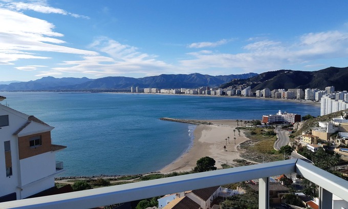 Faro de Cullera Villa | Relax puro 365 días en esta moderna casa con vistas panorámicas sobre Cullera