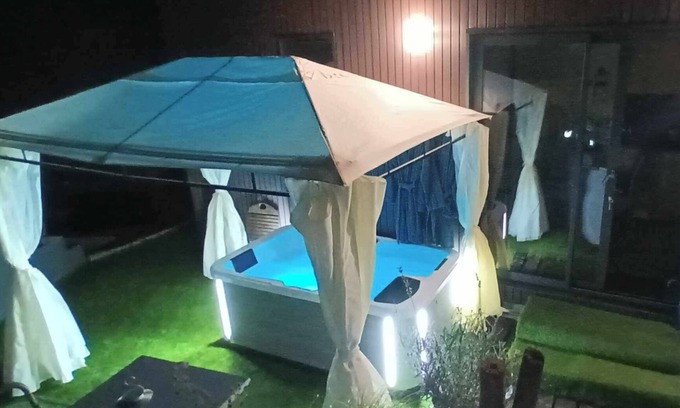 Wintzenheim-Kochersberg Casa | Relax at the bottom of the garden, near Strasbourg. Pets are welcome