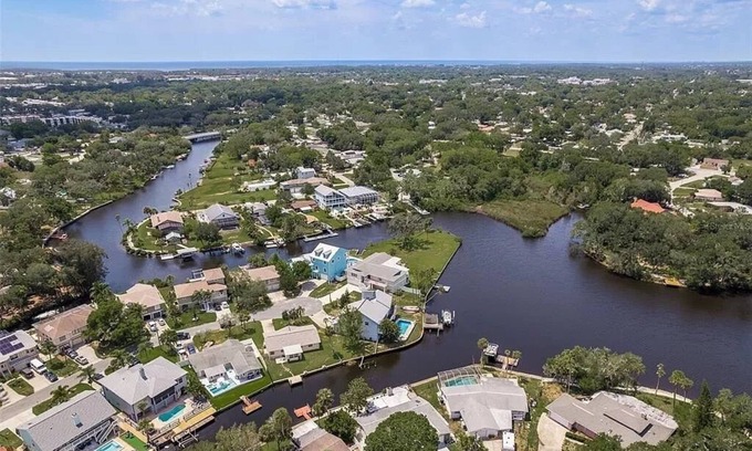 New Port Richey Casa | Relax all winter in this 3000sqft private family and pet friendly paradise.