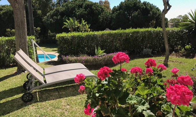 Mijas Villa | Villa familiar en tranquilos jardines con piscina compartida